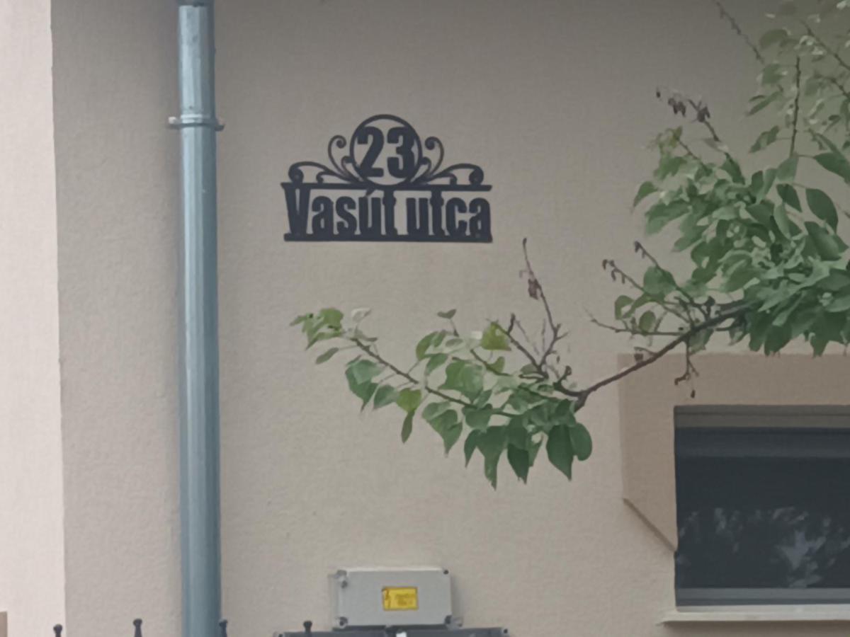 Napsugar Apartmanhaz Balatonlelle Dış mekan fotoğraf
